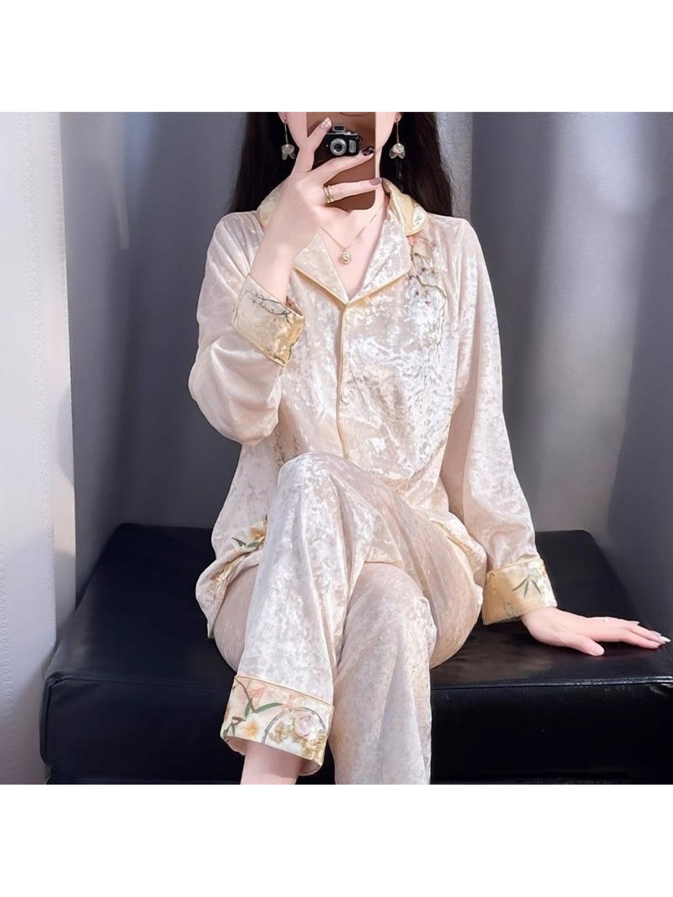 Style Women's Pajama Set, Premium Golden Velvet, Warm Long-sleeve Cardigan, New-style Elegant Home Wear Suitable Going Out